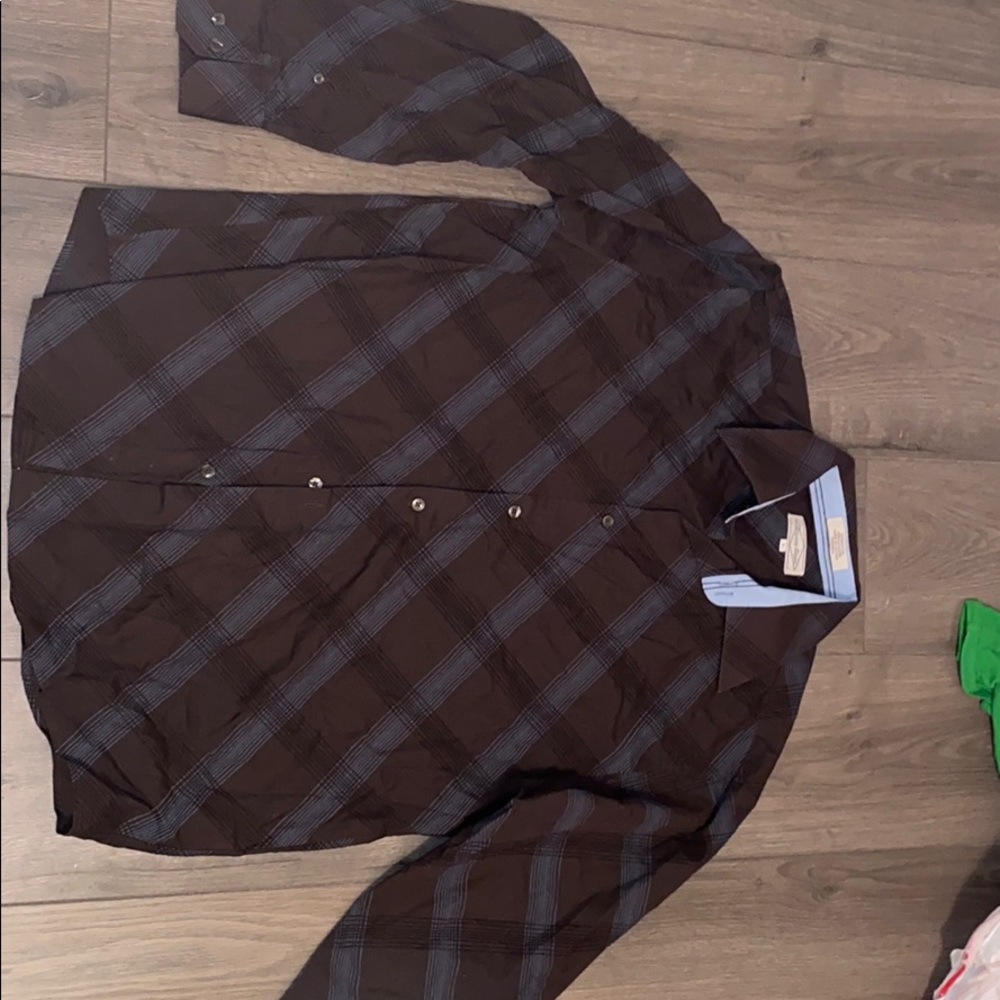 Men’s long sleeve button down